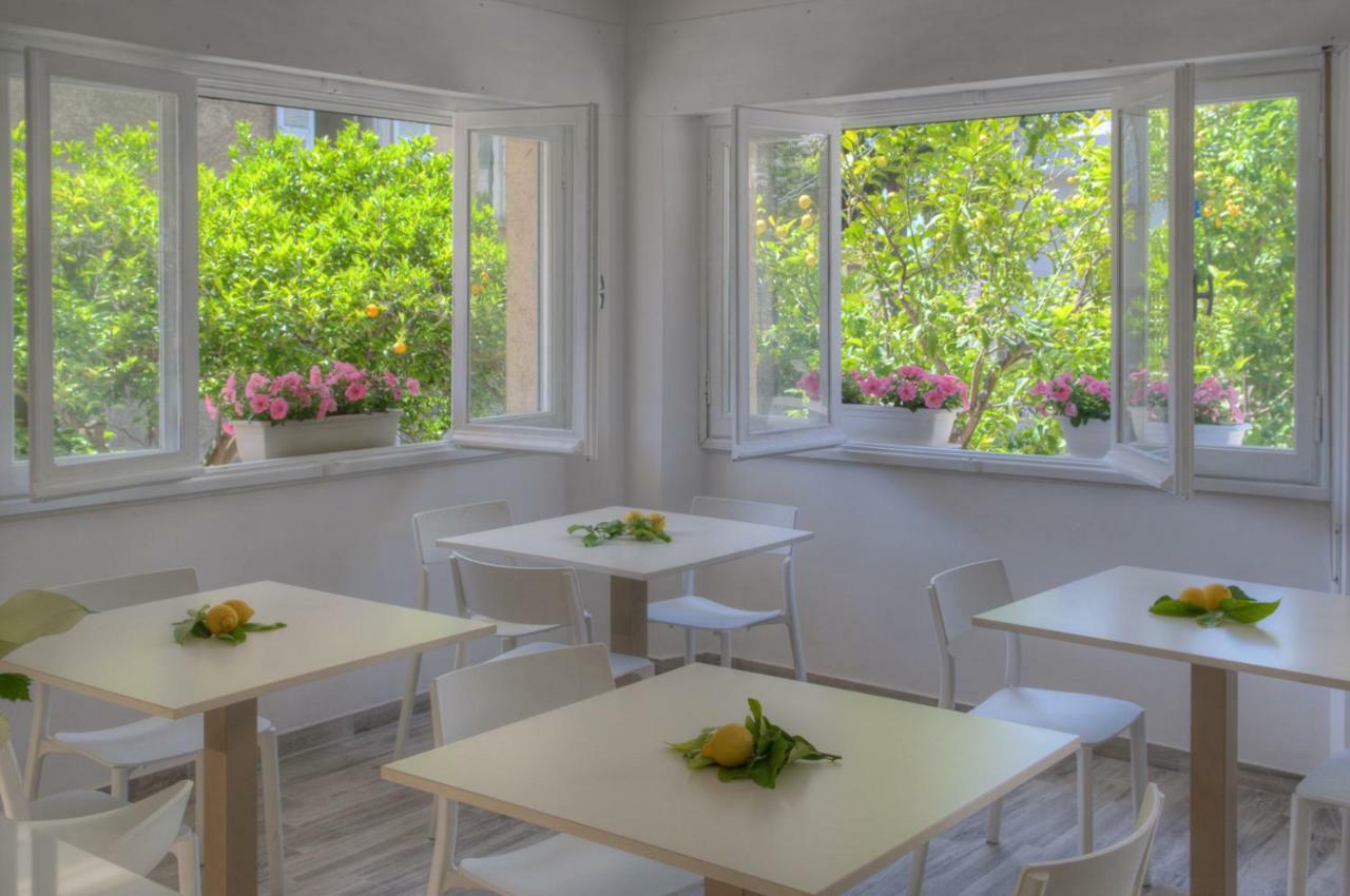 Hotel Rione San Carlo Finale Ligure Zewnętrze zdjęcie