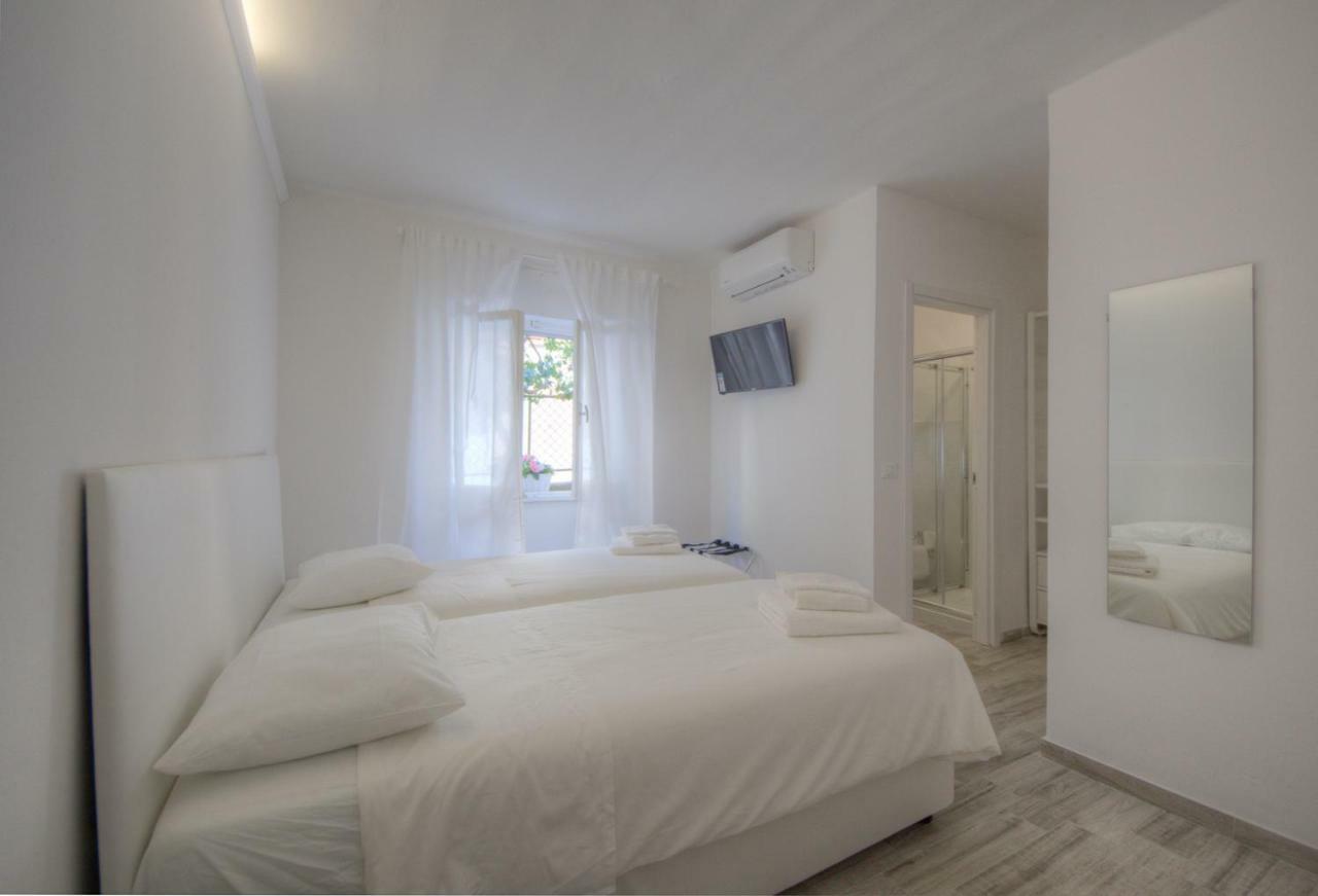 Hotel Rione San Carlo Finale Ligure Zewnętrze zdjęcie