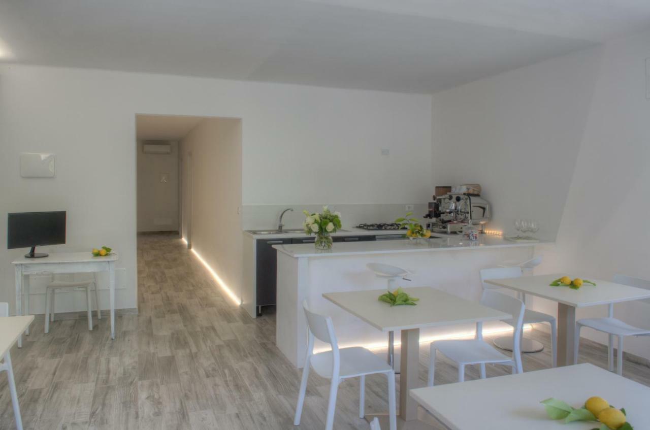 Hotel Rione San Carlo Finale Ligure Zewnętrze zdjęcie