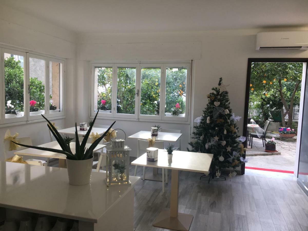 Hotel Rione San Carlo Finale Ligure Zewnętrze zdjęcie