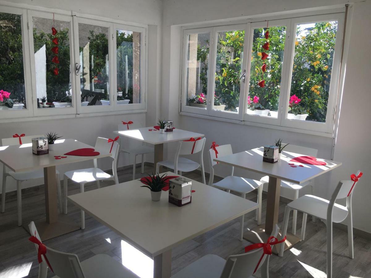 Hotel Rione San Carlo Finale Ligure Zewnętrze zdjęcie