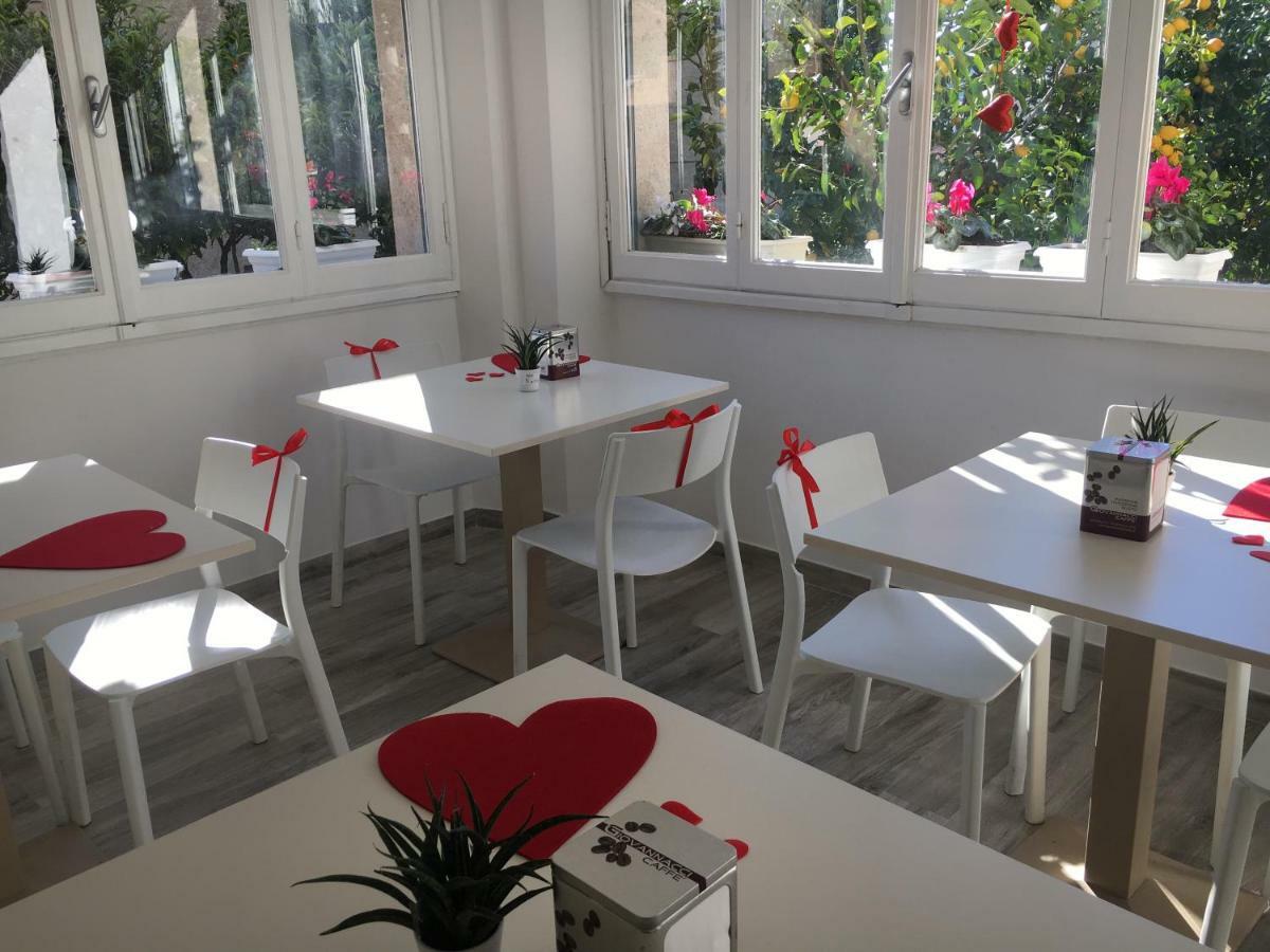 Hotel Rione San Carlo Finale Ligure Zewnętrze zdjęcie