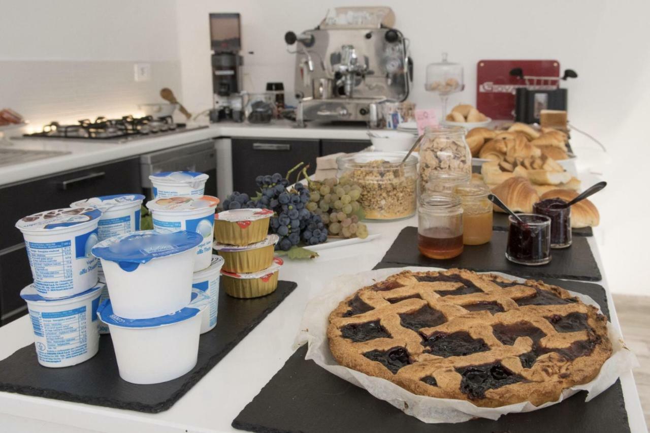 Hotel Rione San Carlo Finale Ligure Zewnętrze zdjęcie